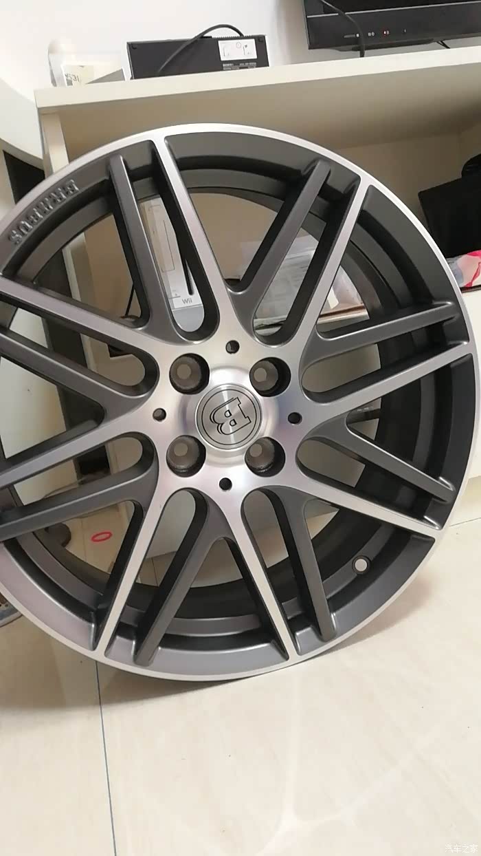 全新新款巴博斯双色条幅轮毂到货