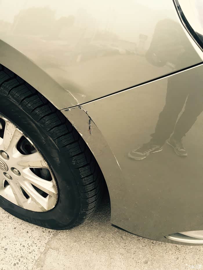 gl8昨天才打完蜡今天就刮擦