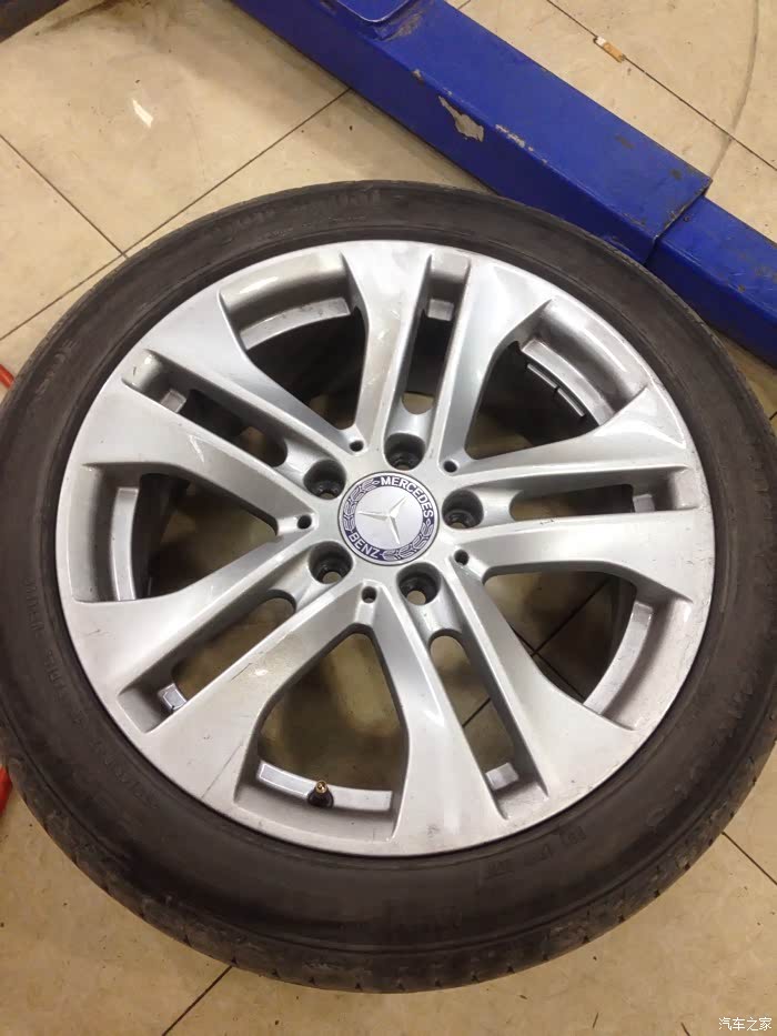 【图】c200 轮胎带胎_奔驰c级论坛_汽车之家论坛