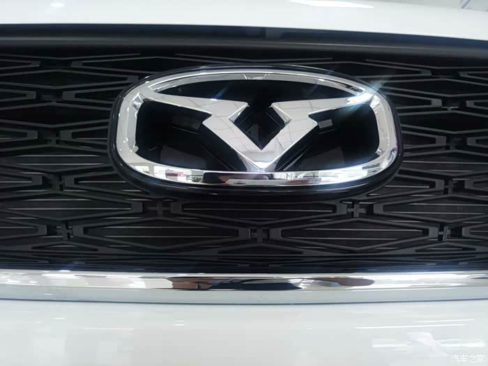 凯翼的车标看上去虽然档次没有那么高但确实是原创是好看