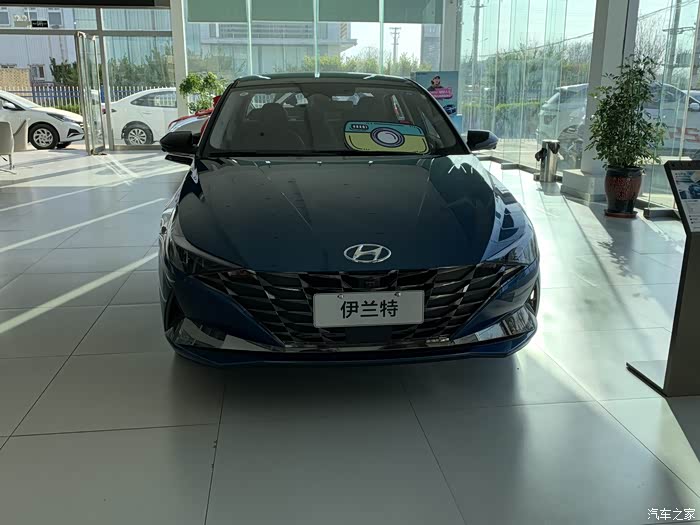 伊兰特提回家了年前就一直考虑买个车,看了大众的朗逸和宝来,和丰田的