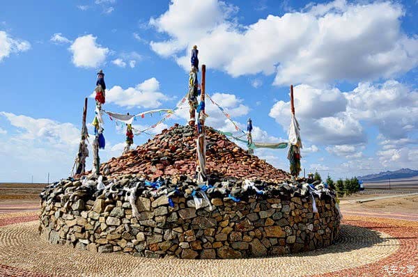 中午停靠地什托洛盖镇,这个镇名字蒙语,翻译成汉语丰.