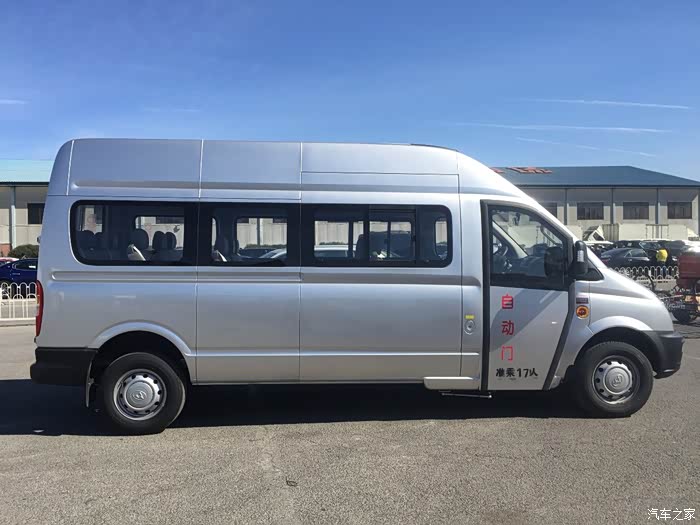 2017款加长轴高顶 amt商旅17座 新车上牌只发车图_上汽大通maxus v80