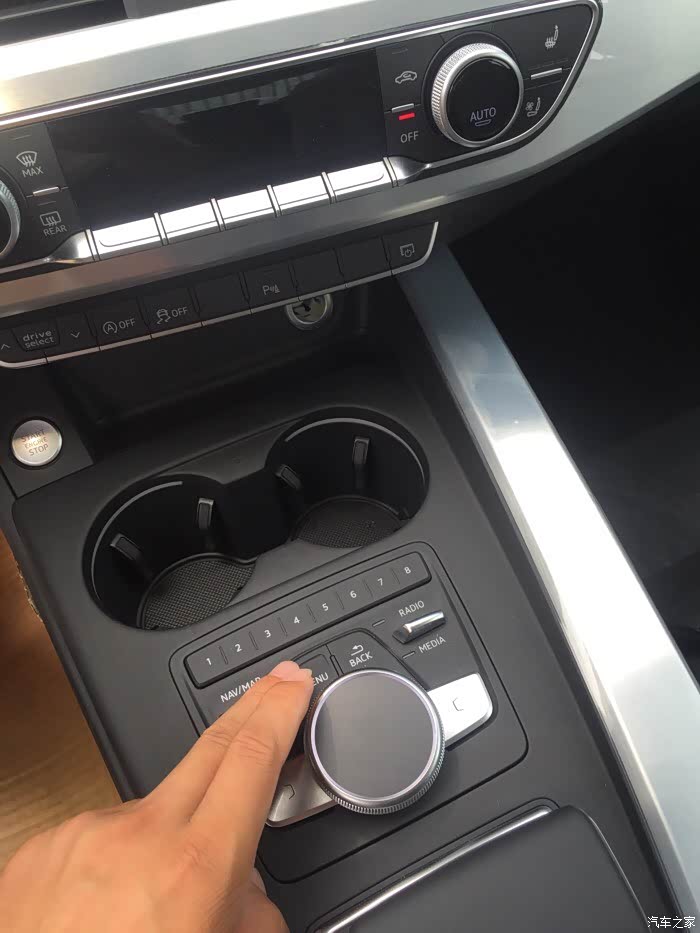 关于锁车反光镜自动折叠怎么设置啊?