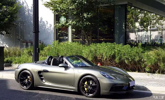 保时捷718 boxster gts 性能小跑车,喜欢吗?