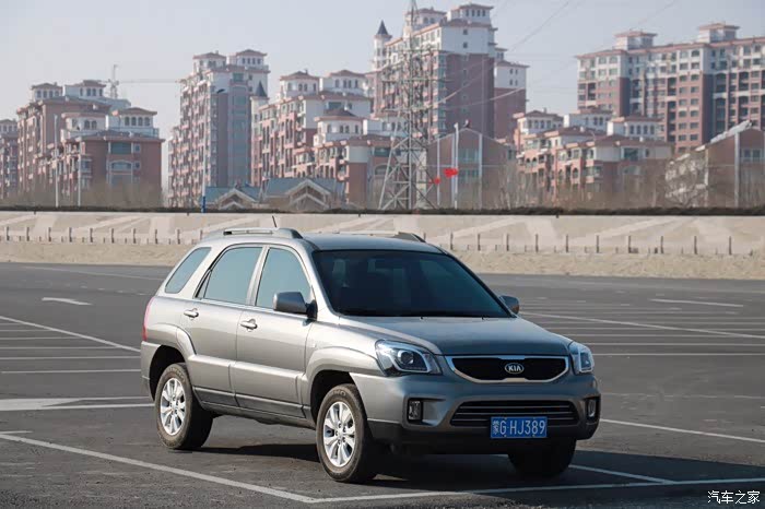 2013款gl版钛银色狮跑外观高清组图