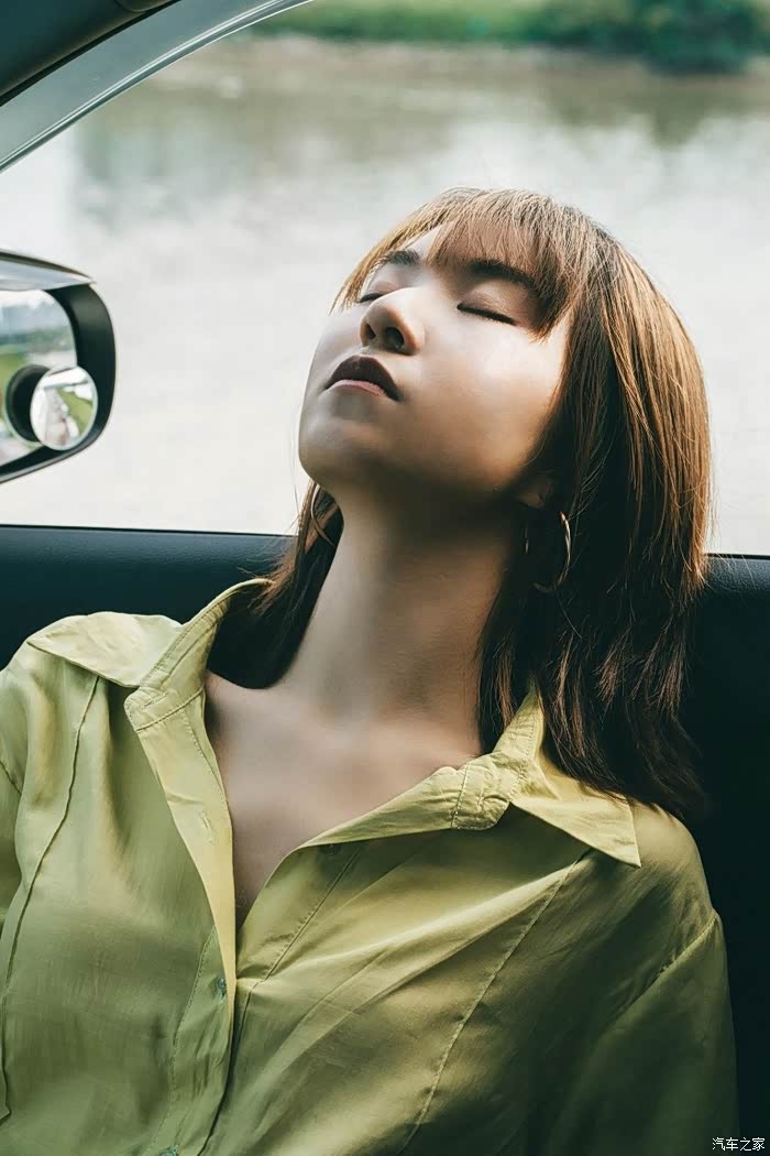 安静的小姐姐,给你一种自然风.
