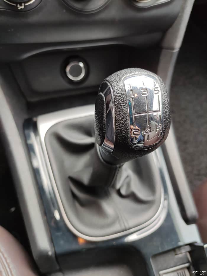 下面是我换下来的变速操纵杆总成