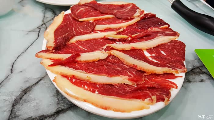 再来盘牛肉,带点肥肉牛五花?