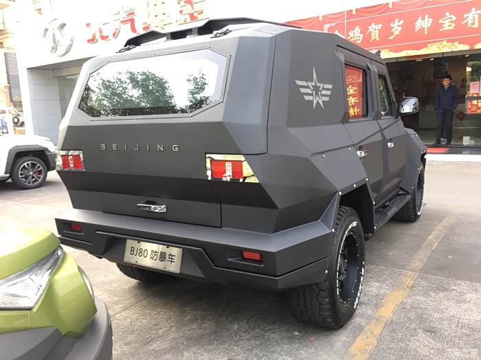 霸气侧漏的钢铁侠北京bj80防爆车