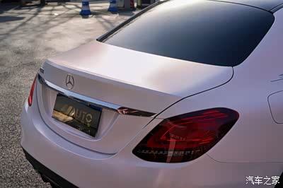 奔驰c260l改色电光白变粉