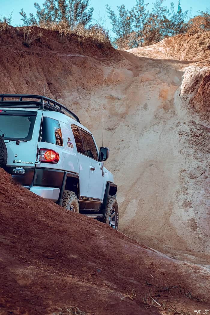 前方高能大片来袭记录fj酷路泽玩爬坡体验