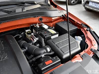 发动机舱看起来整洁啊