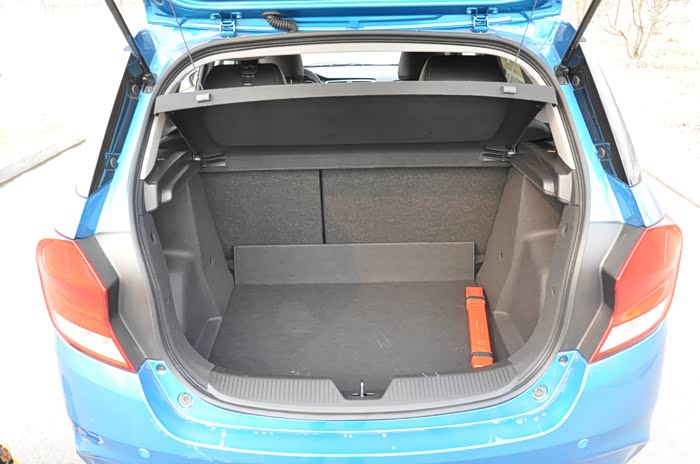 实车看空间乐风rv够够的