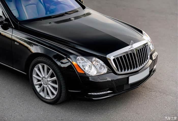 看迈巴赫黑色外观自动皇宫空间宽大舒服享受人见人爱