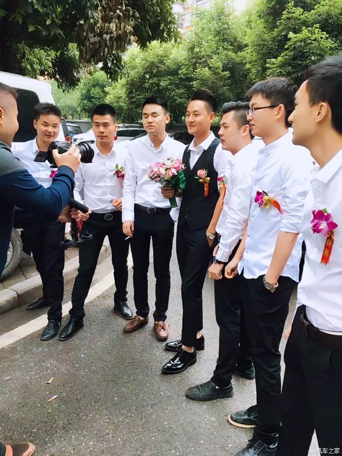 重庆宝马x6接亲车队,自己当婚车!