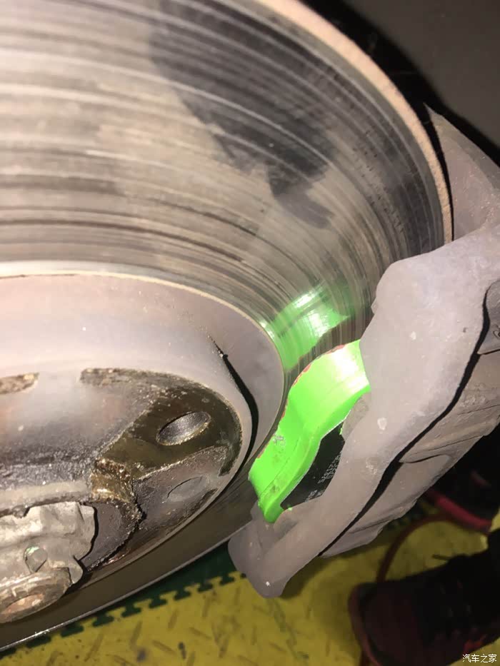 标致408更换前后ebc绿皮制动片