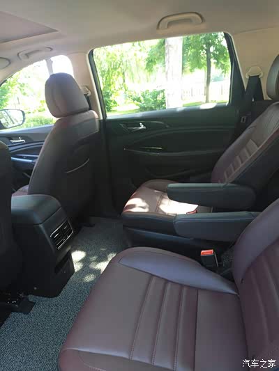 驾乘体验长安欧尚a800懂你的智能mpv