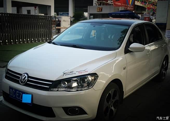 自己去汽配城贴的200块,贴黑了好看一点,以前的捷达我就贴了的,这个是