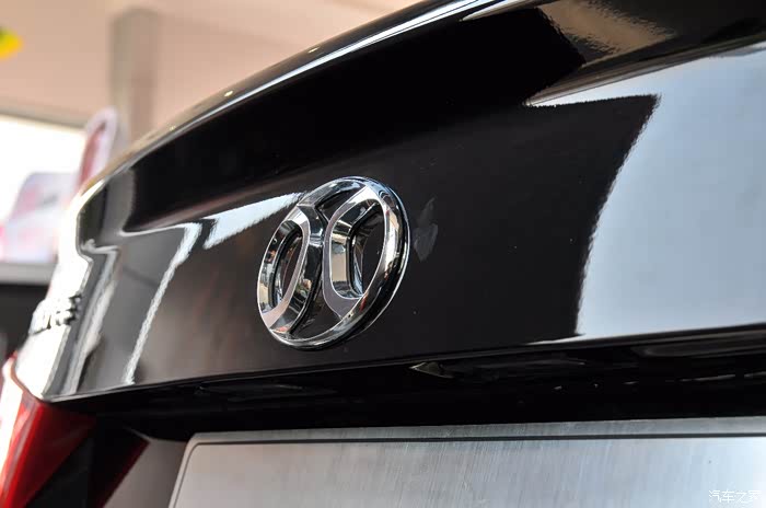 进店看车绅宝d50之外观篇