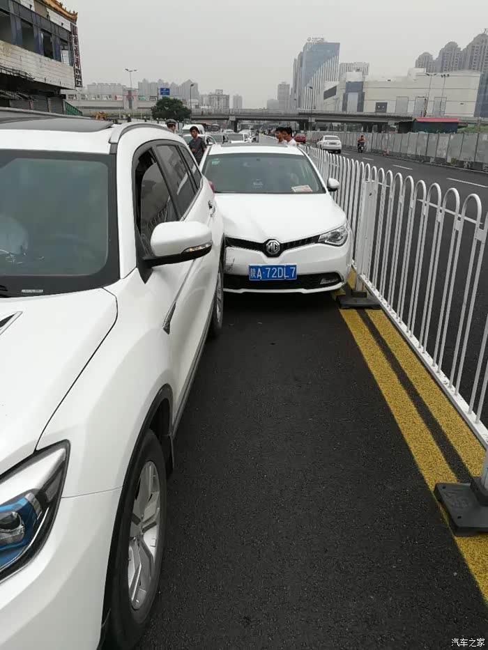 陕西cs75官方总会中招了被追尾