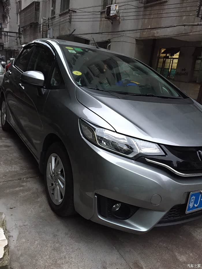 星光银的飞度大家觉得颜色怎么样?