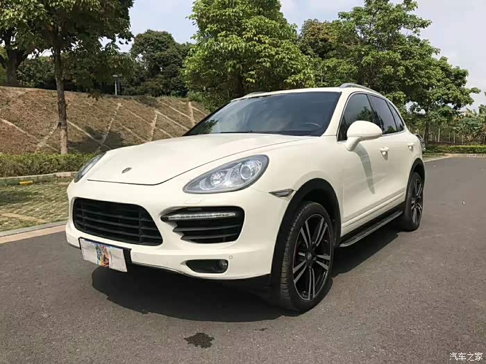 保时捷卡宴4.8turbo,外观很有设计感,动力十足