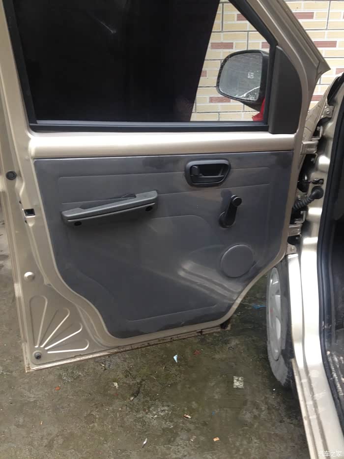 15款五菱荣光s12基本能换塑料门板吗