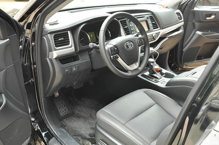 新人报到 15款汉兰达豪华4驱7座新车落地