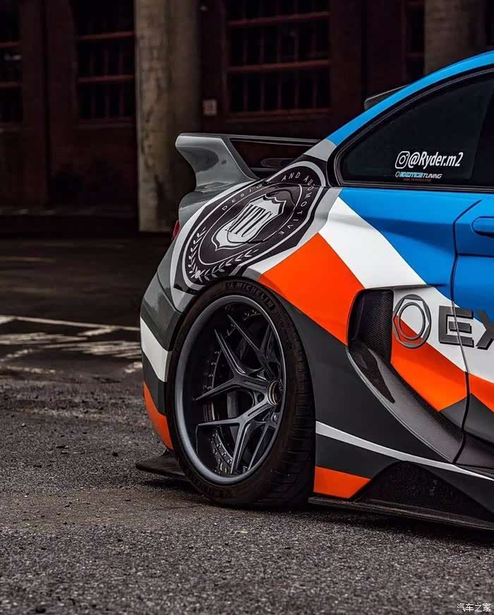 108 | 回复: 0 宝马m系论坛 彩绘涂装bmw m2.竞技范儿的精神小伙!