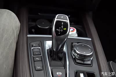 运动模式雷达陡坡缓降手刹autohold运动型变速箱(m套件标配)储物空间