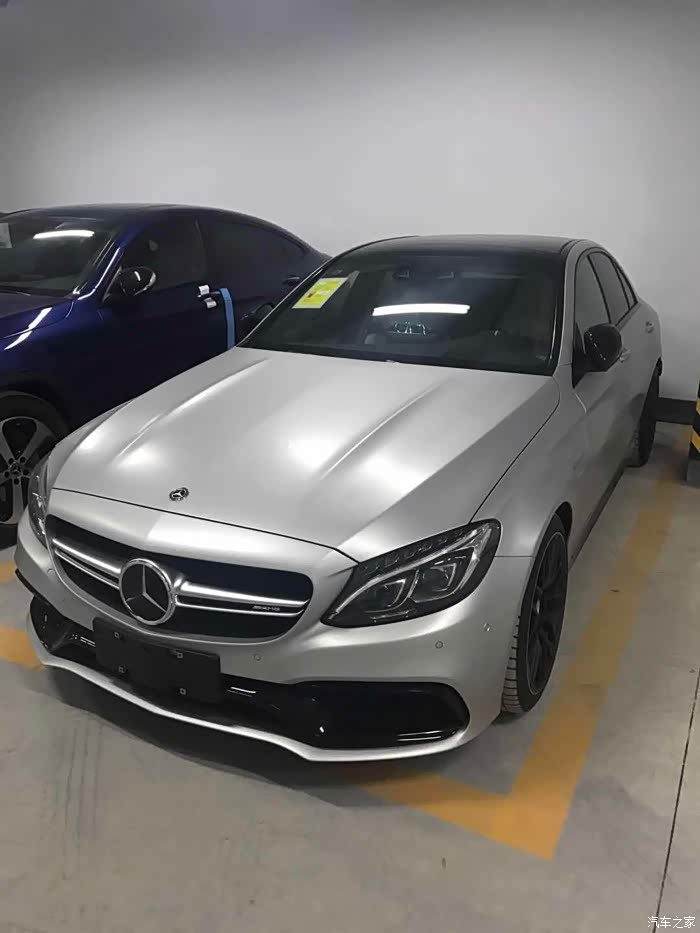 极地哑光银amg c63s coupe