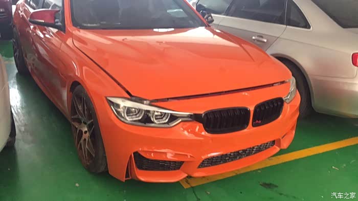 烈焰橙   没有之像新3只有这辆橙色吧 老款除外