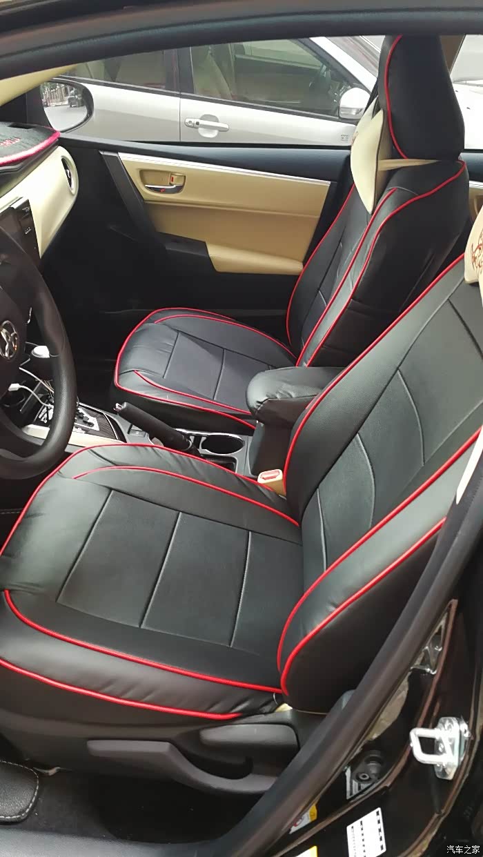 米色的皮座椅配什么颜色的坐垫好看