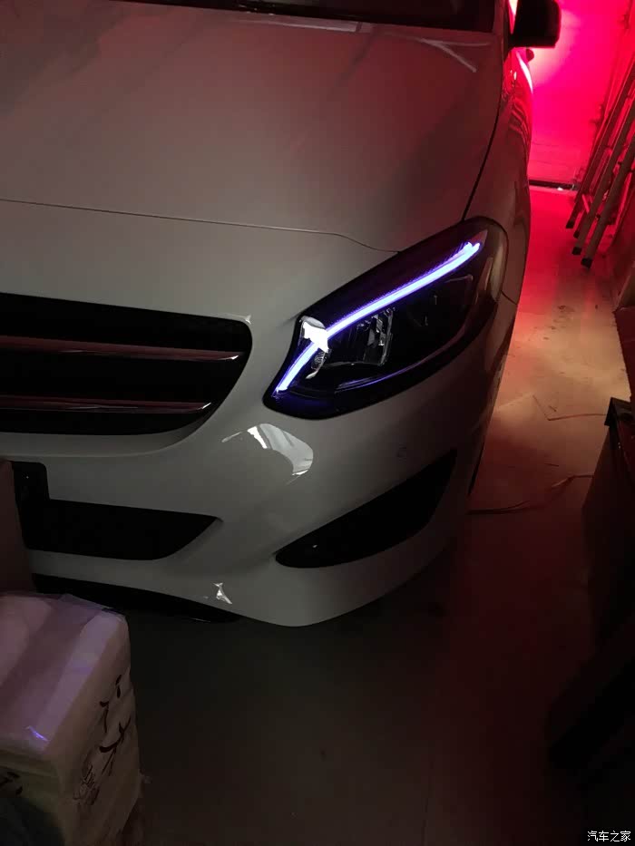 【图】日行灯刚启动的小蓝真心炫酷!_奔驰b级论坛_汽车之家论坛