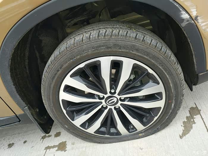 【图】今天早上高速爆胎,倒大霉了!_传祺gs4论坛_汽车之家论坛