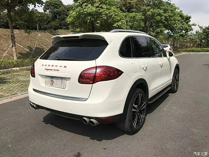 保时捷卡宴4.8turbo,外观很有设计感,动力十足