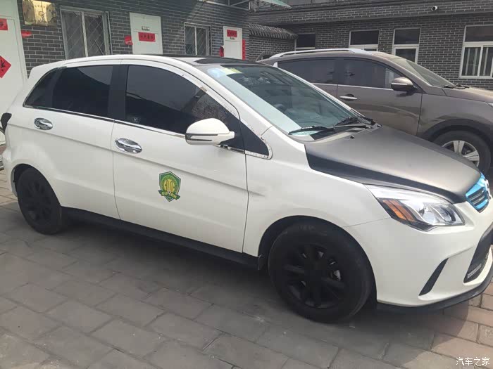 黑轮毂黑色国安