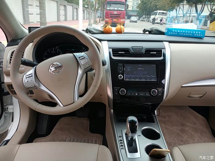 提2016天籁小白2.0舒适版作业附内饰小改