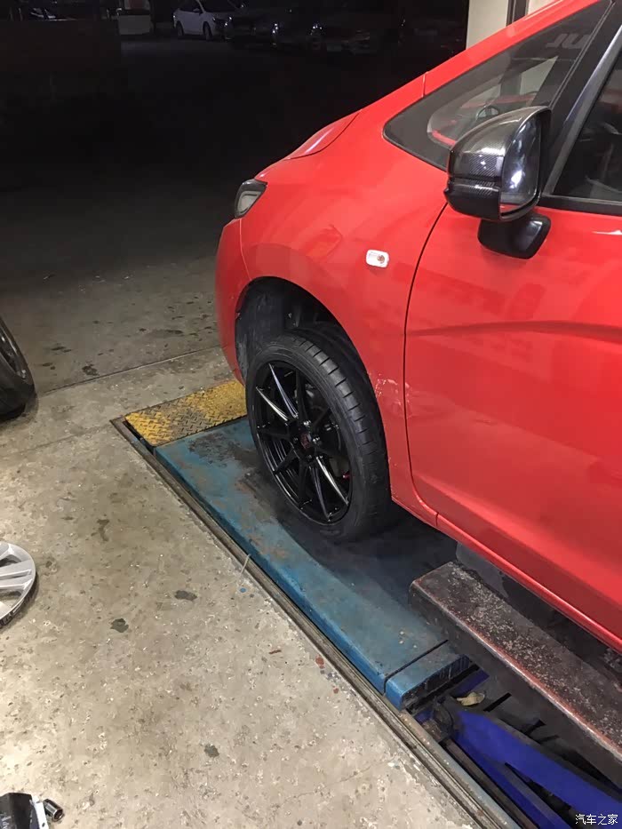 gk5红车黑件完美配色之17寸轮毂