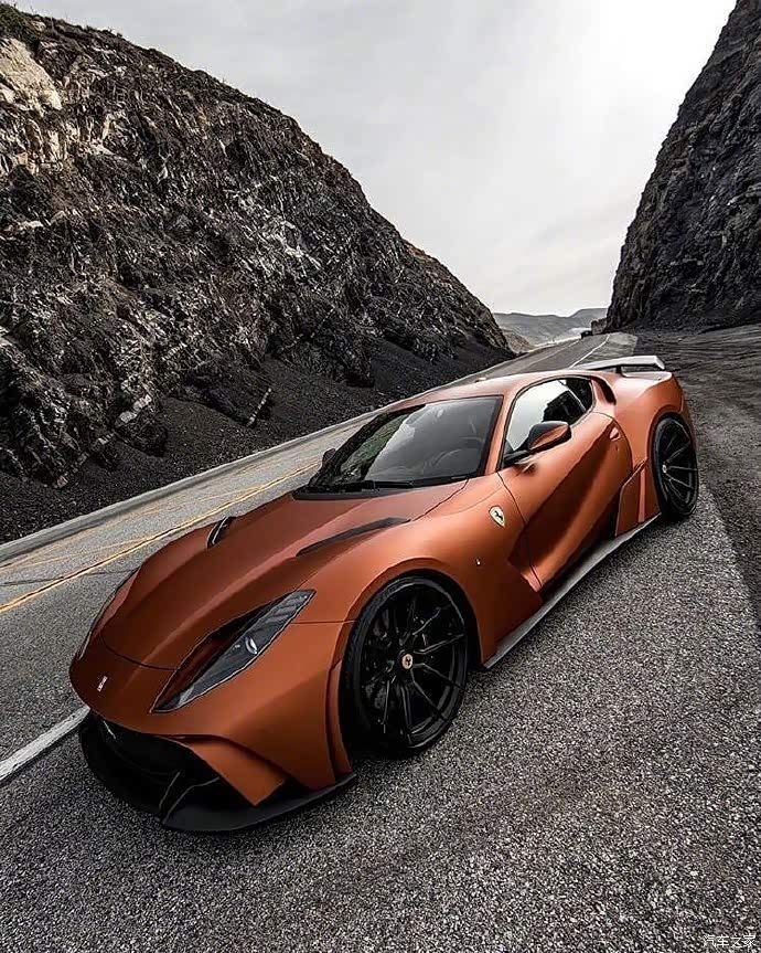 法拉利812nlargonovitec炫酷时尚