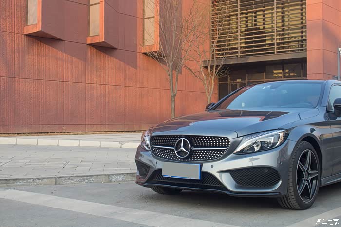 总有一天你会选择一辆梅赛德斯奔驰人生第一辆车ccoupe特别版