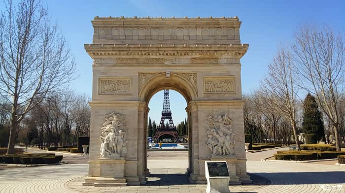 凯旋门,位于法国首都巴黎市爱丽舍田园大街的星形广场中心,为巴黎胜迹