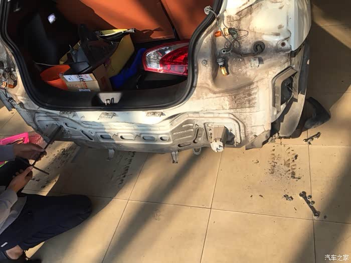 2011款日产骐达换厚实铝合金防撞梁