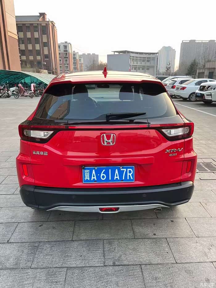 本田xrv造型跟动力一应俱全,红色的更是适合女神开!