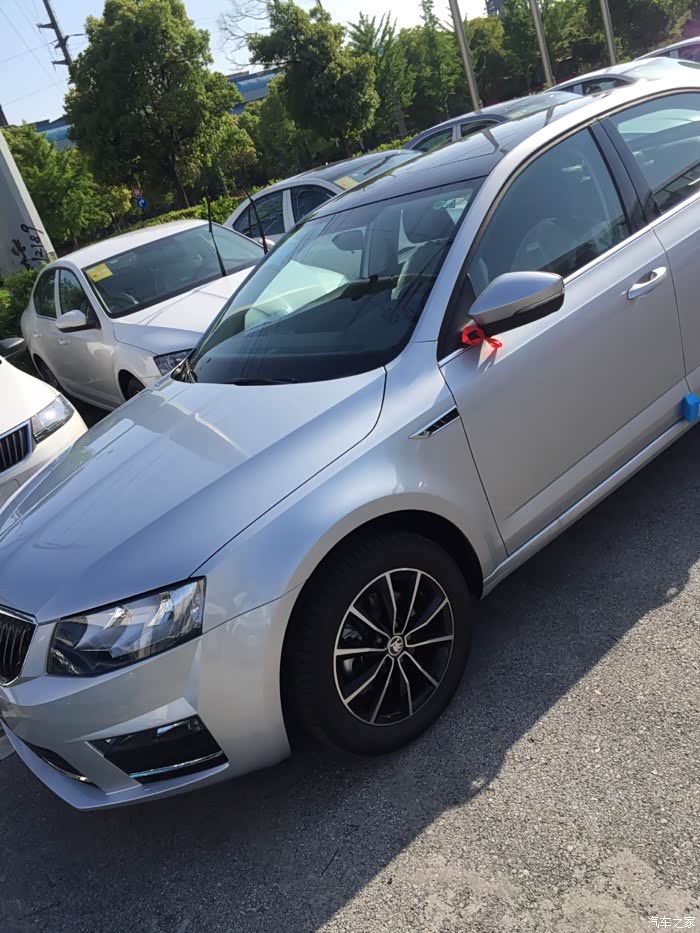 这是什么颜色的明锐