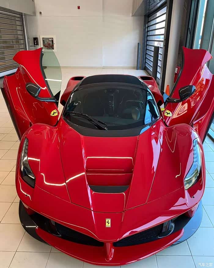 ferrari laferrari骚红的诱惑