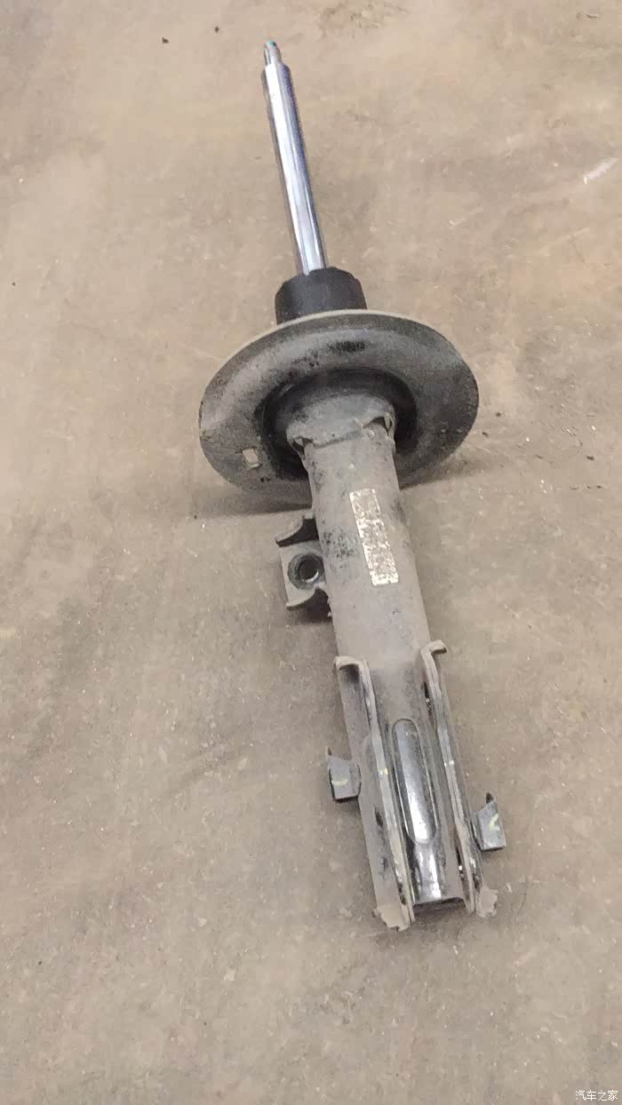 转向异响问题元凶减震器