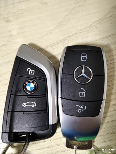 今天顺利把奔驰2021款c200l皓砂银提回家了