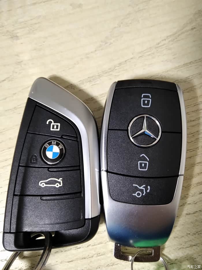 今天顺利把奔驰2021款c200l皓砂银提回家了